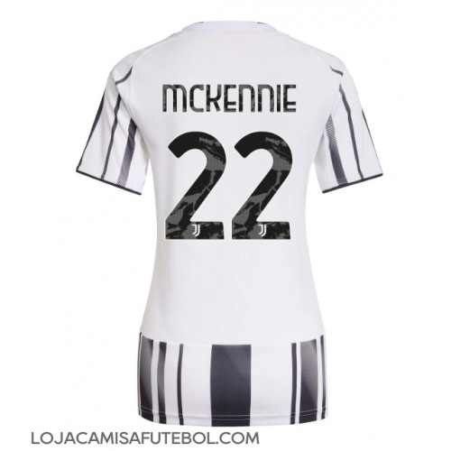 Camisa de Futebol Juventus Weston McKennie #22 Equipamento Principal Mulheres 2025-26 Manga Curta